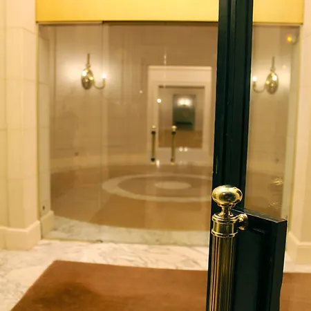 Apartment The Studio Champs Elysees Paris